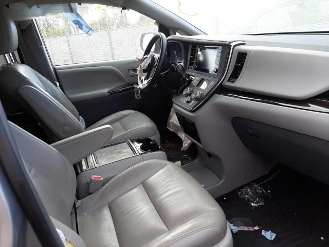 Photo 4 VIN: 5TDYZ3DC9JS945901 - TOYOTA SIENNA XLE 