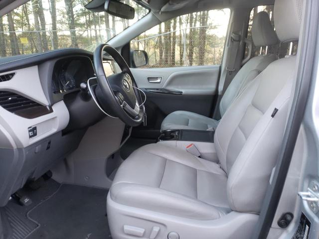 Photo 4 VIN: 5TDYZ3DC9KS017488 - TOYOTA SIENNA XLE 