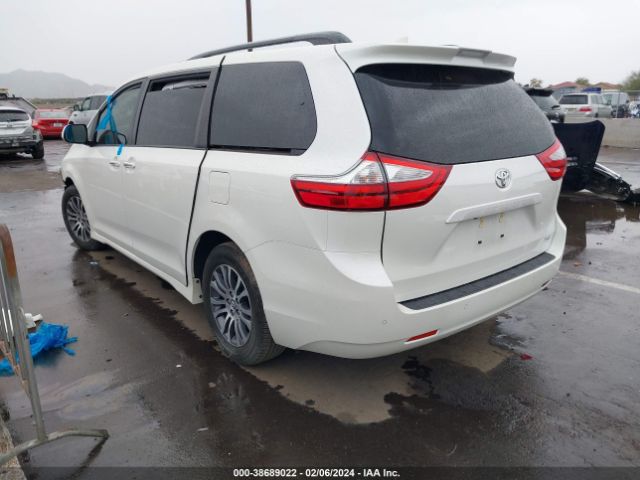 Photo 2 VIN: 5TDYZ3DC9KS976910 - TOYOTA SIENNA 