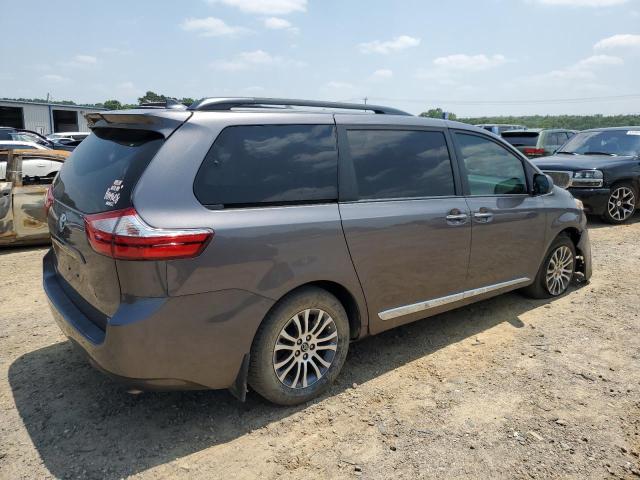 Photo 2 VIN: 5TDYZ3DC9KS977684 - TOYOTA SIENNA XLE 