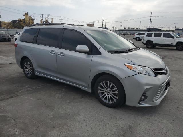 Photo 3 VIN: 5TDYZ3DC9KS999085 - TOYOTA SIENNA XLE 