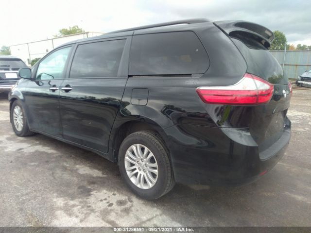 Photo 2 VIN: 5TDYZ3DCXHS772206 - TOYOTA SIENNA 