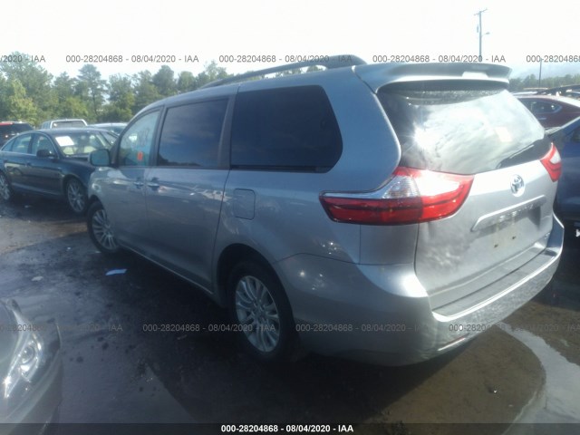 Photo 2 VIN: 5TDYZ3DCXHS794321 - TOYOTA SIENNA 