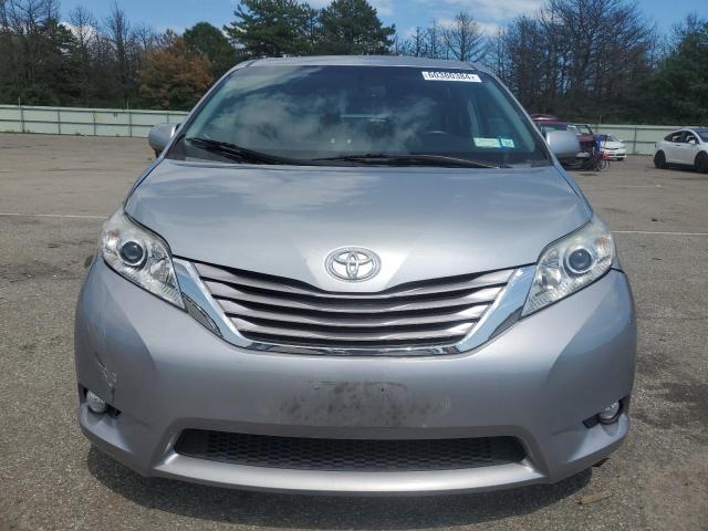 Photo 4 VIN: 5TDYZ3DCXHS815152 - TOYOTA SIENNA XLE 