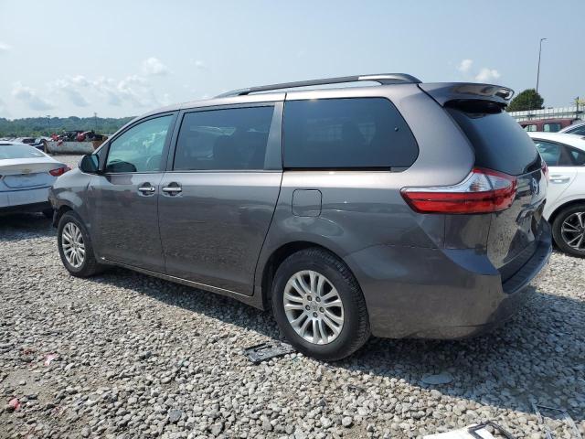 Photo 1 VIN: 5TDYZ3DCXHS819931 - TOYOTA SIENNA XLE 