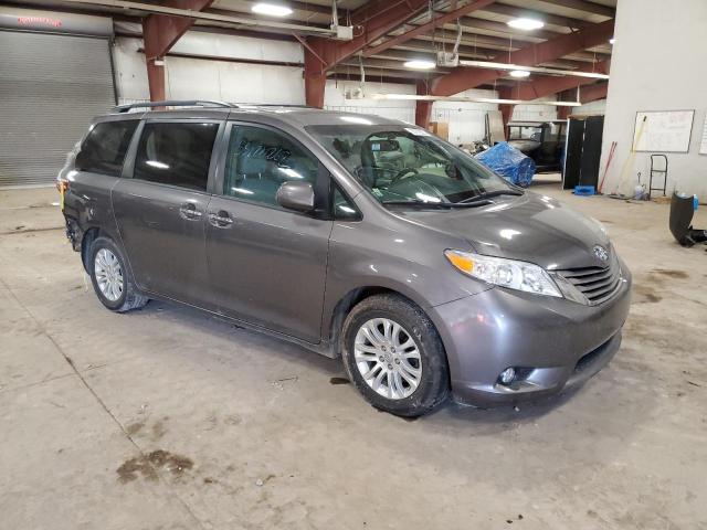 Photo 3 VIN: 5TDYZ3DCXHS829066 - TOYOTA SIENNA XLE 