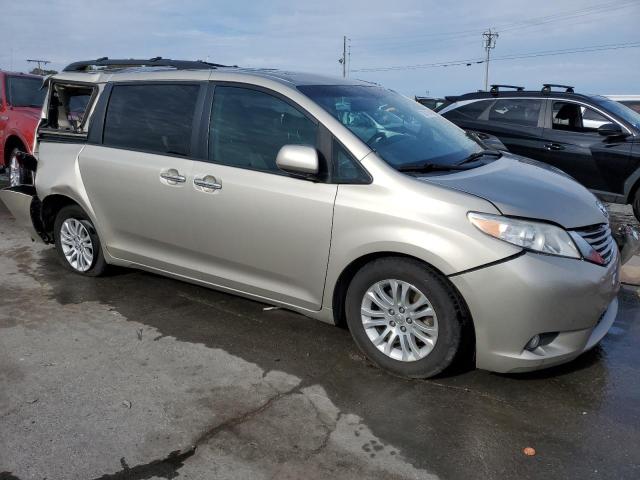 Photo 3 VIN: 5TDYZ3DCXHS839497 - TOYOTA SIENNA XLE 