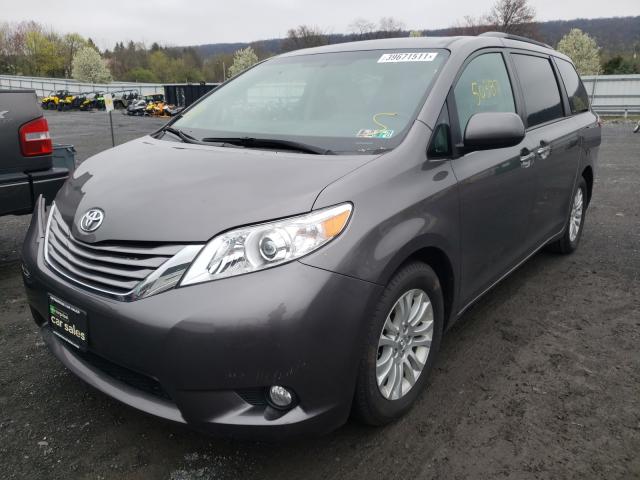 Photo 1 VIN: 5TDYZ3DCXHS842559 - TOYOTA SIENNA XLE 