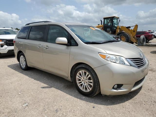 Photo 3 VIN: 5TDYZ3DCXHS859006 - TOYOTA SIENNA XLE 