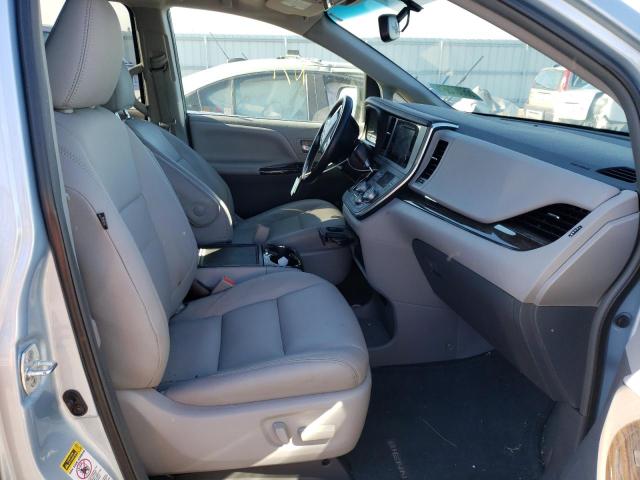 Photo 4 VIN: 5TDYZ3DCXHS861502 - TOYOTA SIENNA XLE 