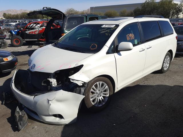 Photo 1 VIN: 5TDYZ3DCXHS863072 - TOYOTA SIENNA XLE 