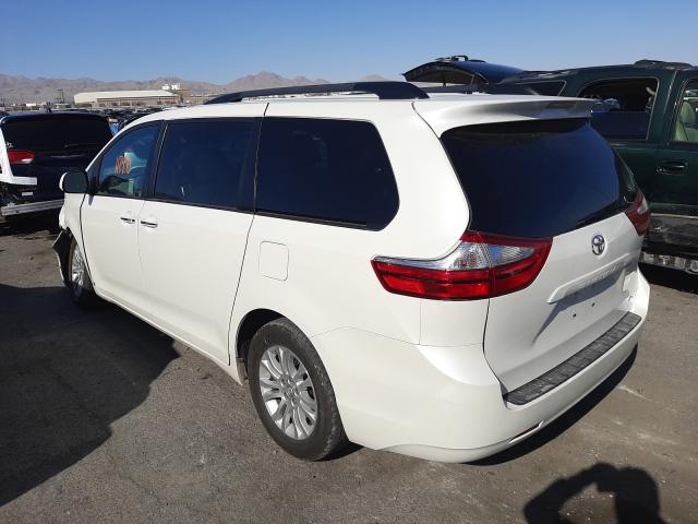 Photo 2 VIN: 5TDYZ3DCXHS863072 - TOYOTA SIENNA XLE 