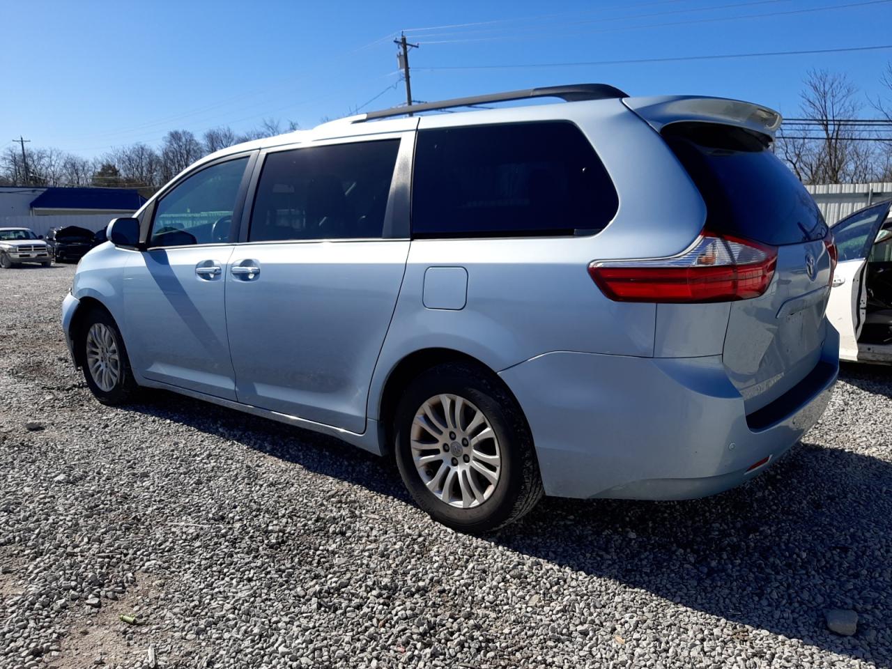 Photo 1 VIN: 5TDYZ3DCXHS864898 - TOYOTA SIENNA 