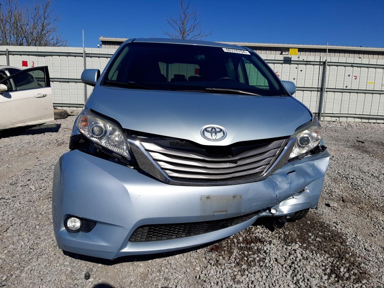 Photo 4 VIN: 5TDYZ3DCXHS864898 - TOYOTA SIENNA 