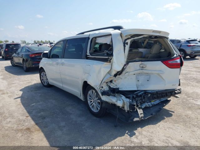 Photo 2 VIN: 5TDYZ3DCXHS883726 - TOYOTA SIENNA 