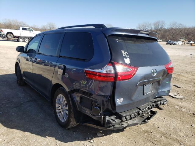 Photo 2 VIN: 5TDYZ3DCXHS891549 - TOYOTA SIENNA XLE 