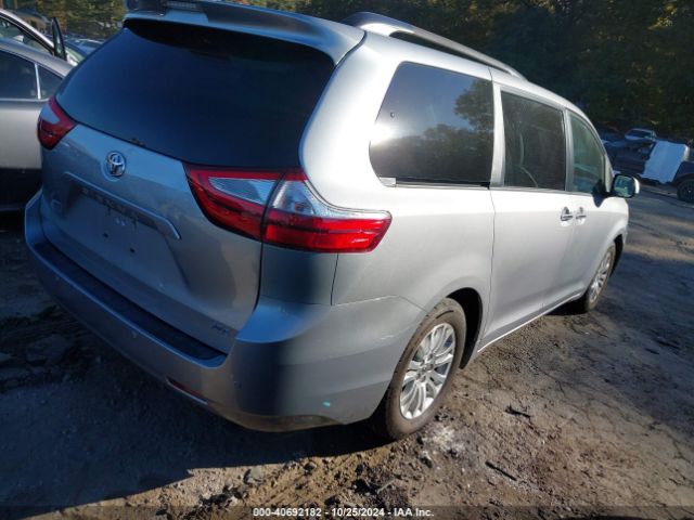 Photo 3 VIN: 5TDYZ3DCXHS895729 - TOYOTA SIENNA 