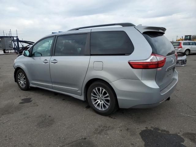 Photo 1 VIN: 5TDYZ3DCXJS914818 - TOYOTA SIENNA XLE 