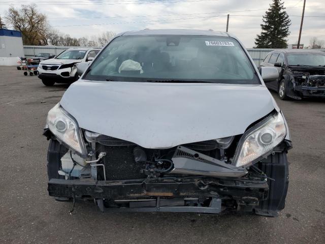 Photo 4 VIN: 5TDYZ3DCXJS914818 - TOYOTA SIENNA XLE 