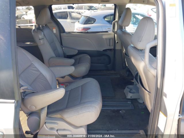 Photo 7 VIN: 5TDYZ3DCXJS920618 - TOYOTA SIENNA 