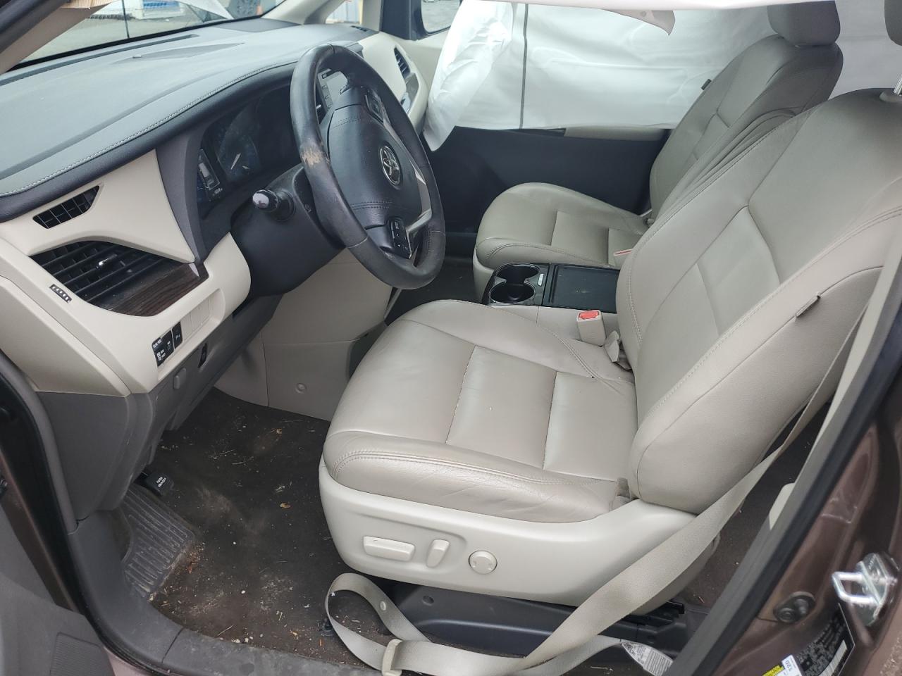 Photo 6 VIN: 5TDYZ3DCXJS931070 - TOYOTA SIENNA 