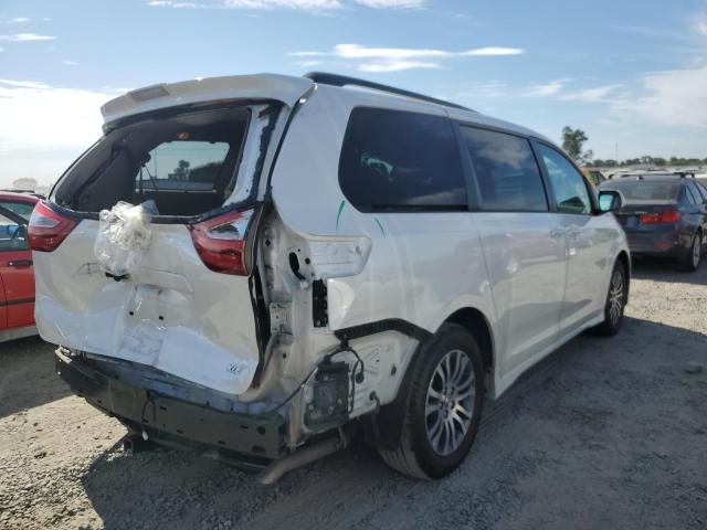 Photo 2 VIN: 5TDYZ3DCXJS948466 - TOYOTA SIENNA XLE 