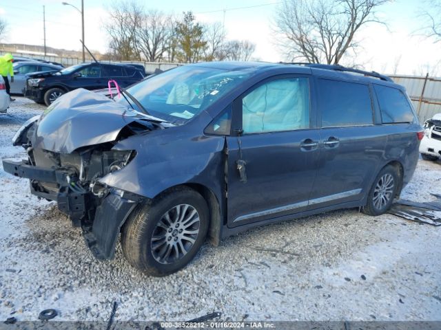 Photo 1 VIN: 5TDYZ3DCXKS020304 - TOYOTA SIENNA 