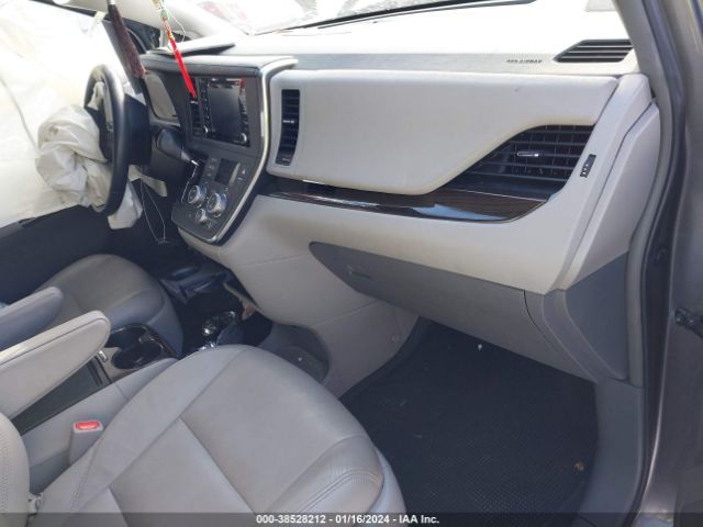 Photo 4 VIN: 5TDYZ3DCXKS020304 - TOYOTA SIENNA 