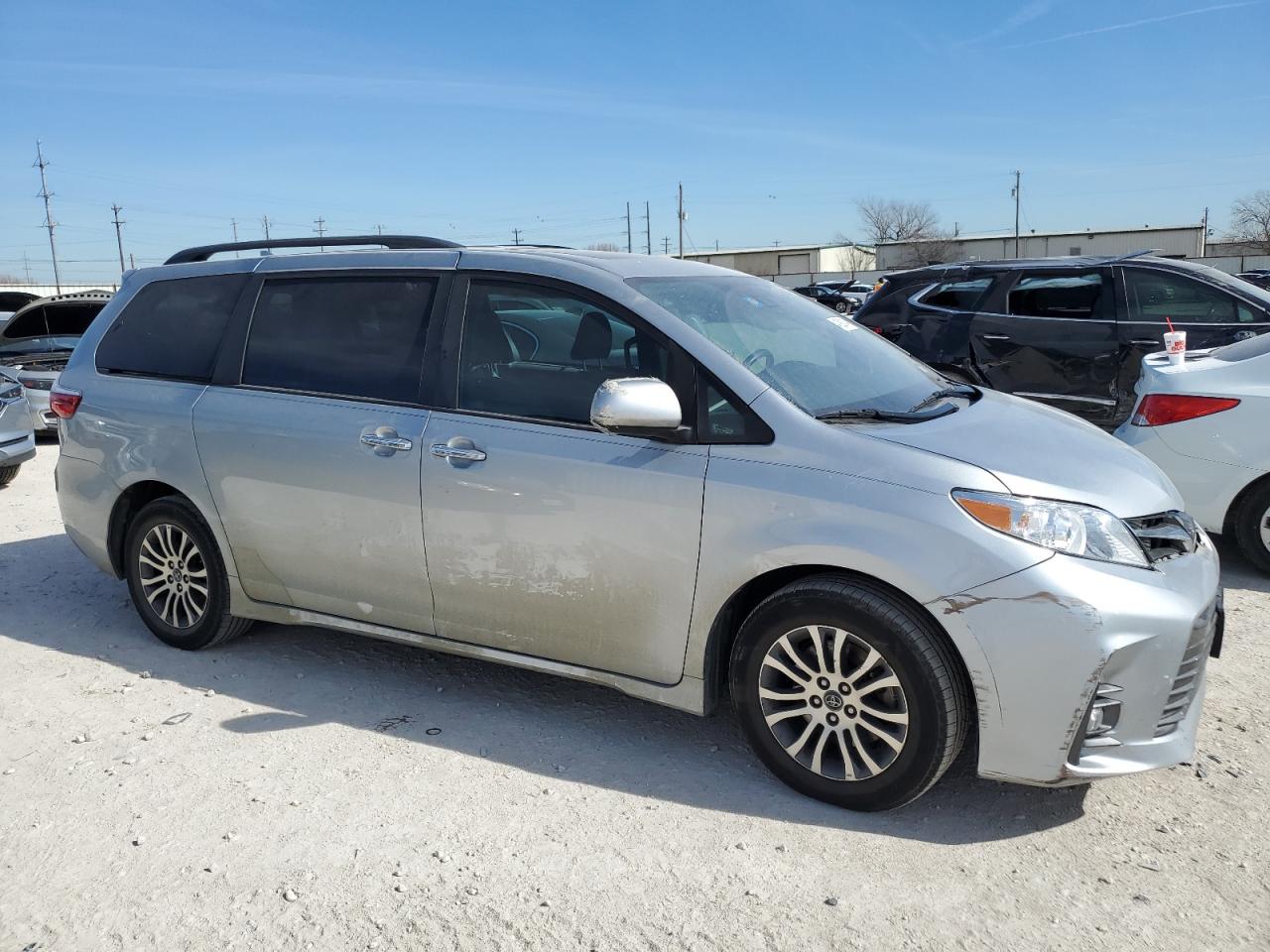 Photo 3 VIN: 5TDYZ3DCXKS972719 - TOYOTA SIENNA 