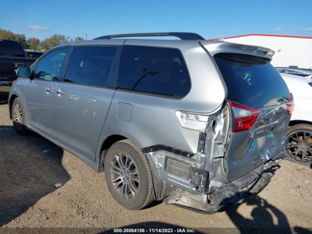 Photo 2 VIN: 5TDYZ3DCXKS987267 - TOYOTA SIENNA 