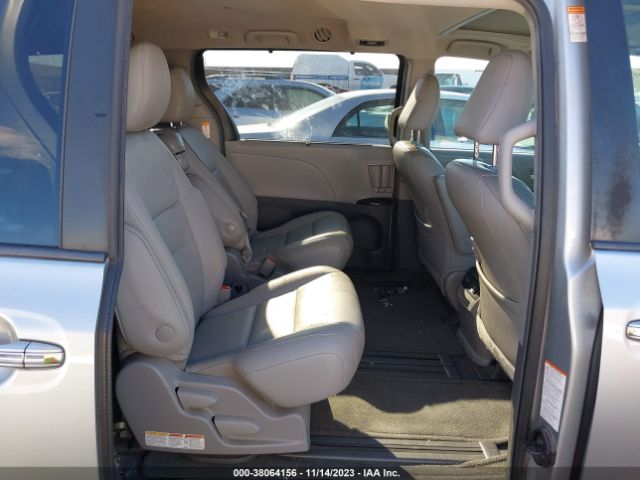 Photo 7 VIN: 5TDYZ3DCXKS987267 - TOYOTA SIENNA 