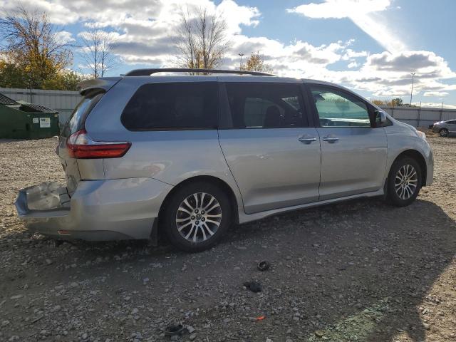 Photo 2 VIN: 5TDYZ3DCXKS994607 - TOYOTA SIENNA XLE 