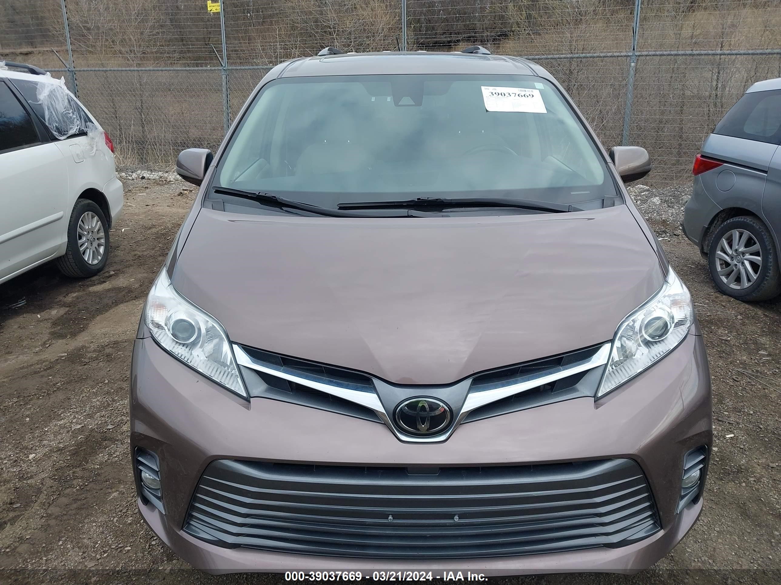 Photo 11 VIN: 5TDYZ3DCXLS034379 - TOYOTA SIENNA 