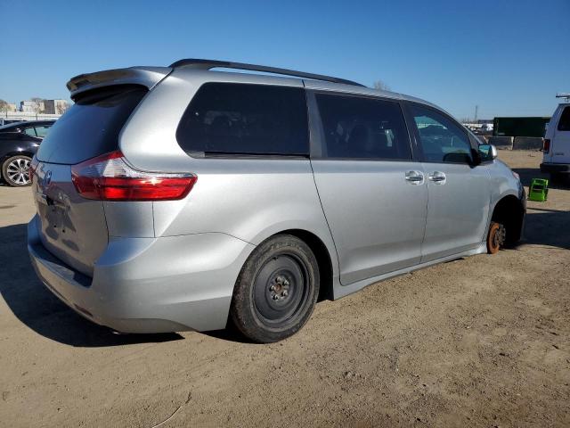 Photo 2 VIN: 5TDYZ3DCXLS040005 - TOYOTA SIENNA XLE 