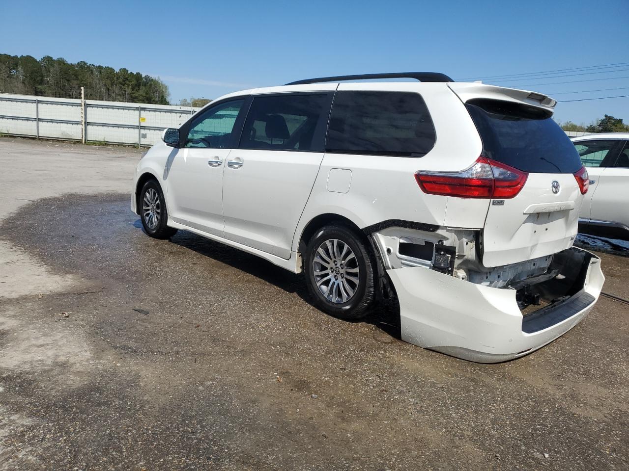 Photo 1 VIN: 5TDYZ3DCXLS085610 - TOYOTA SIENNA 