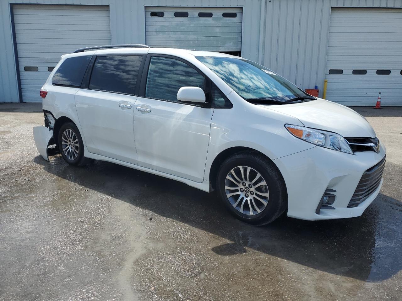 Photo 3 VIN: 5TDYZ3DCXLS085610 - TOYOTA SIENNA 