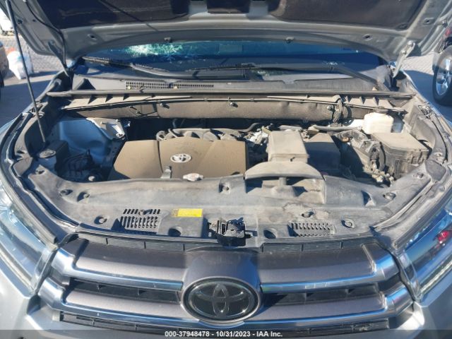 Photo 9 VIN: 5TDYZRFH3JS265102 - TOYOTA HIGHLANDER 