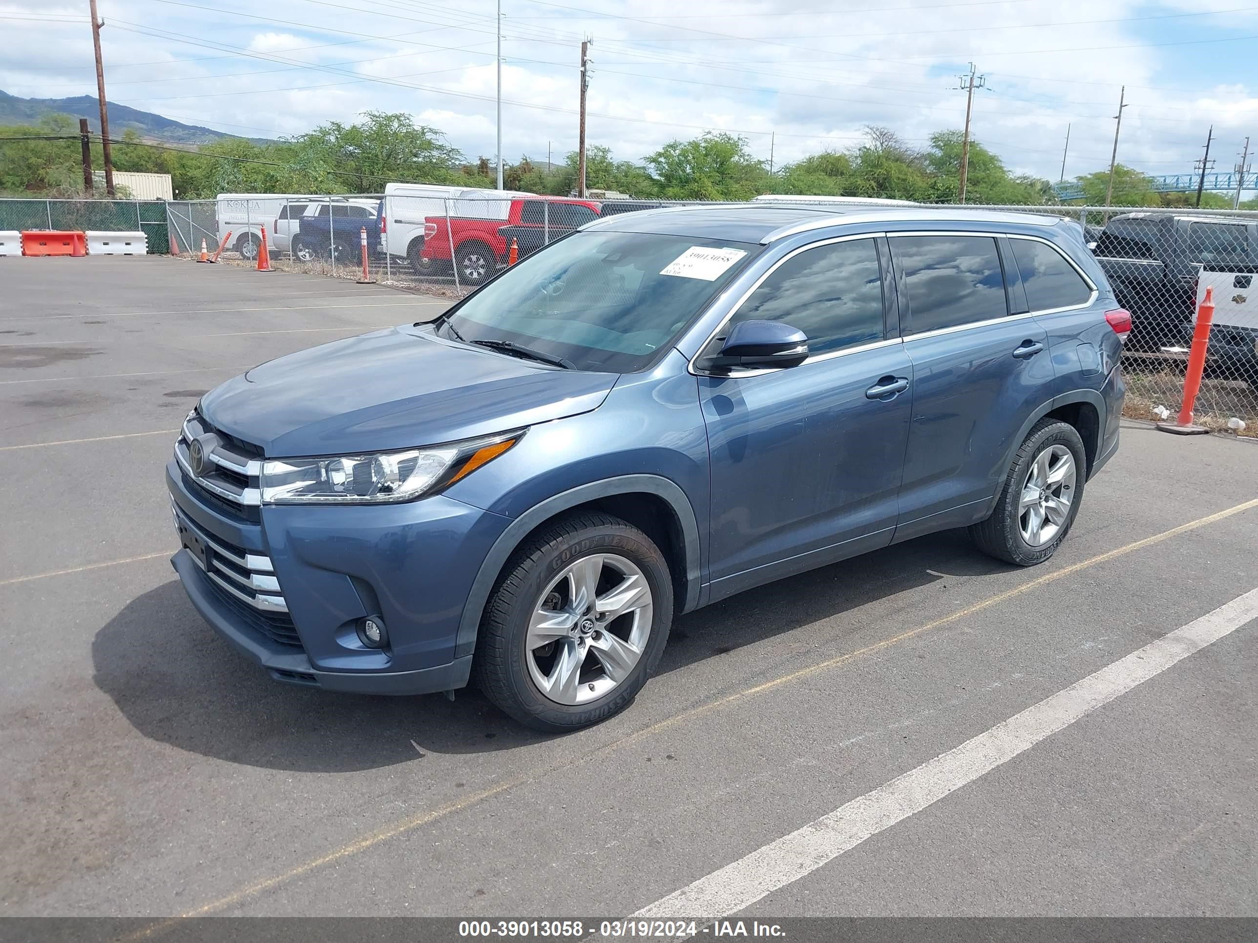 Photo 1 VIN: 5TDYZRFH3KS301078 - TOYOTA HIGHLANDER 