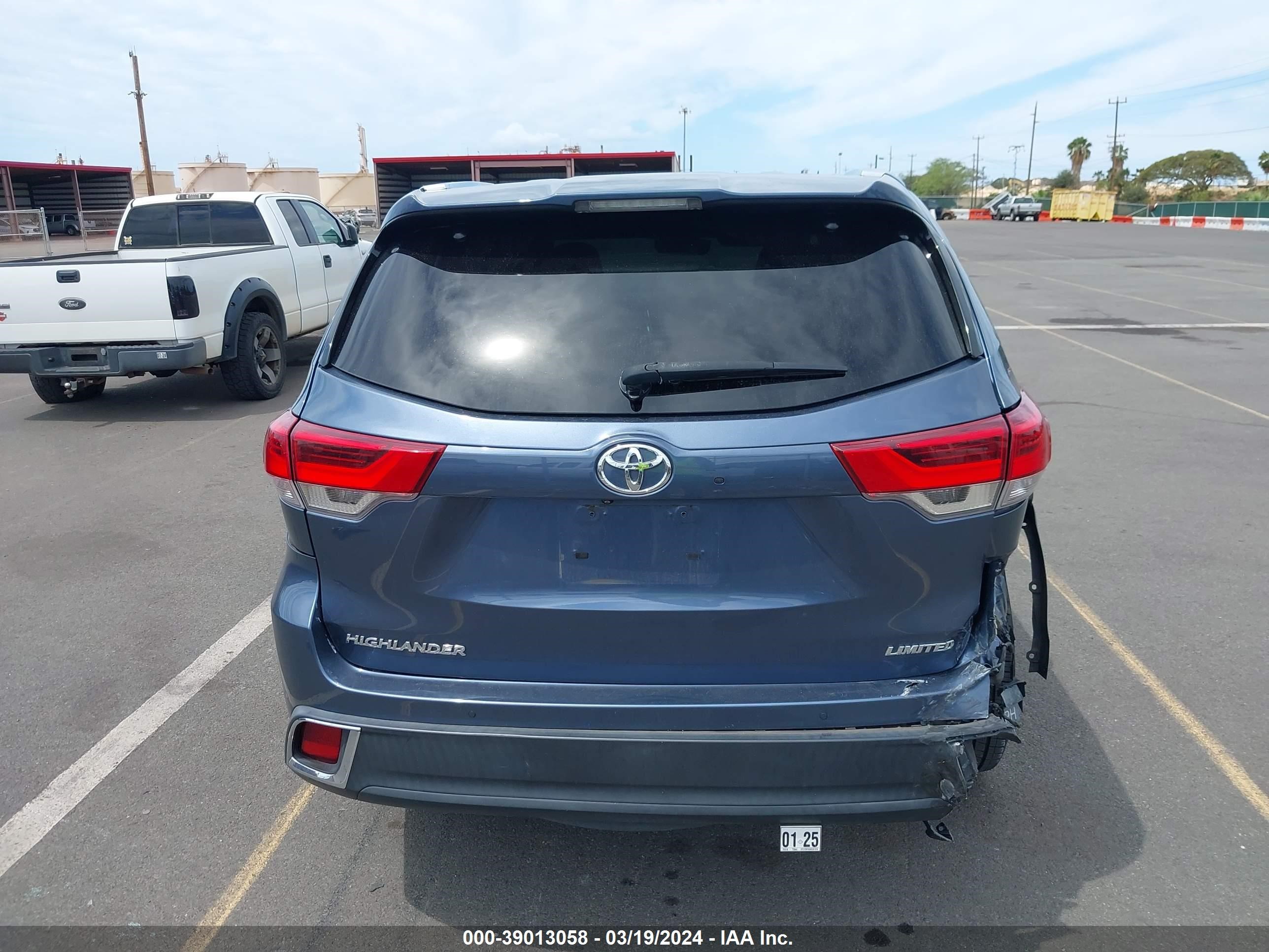 Photo 16 VIN: 5TDYZRFH3KS301078 - TOYOTA HIGHLANDER 