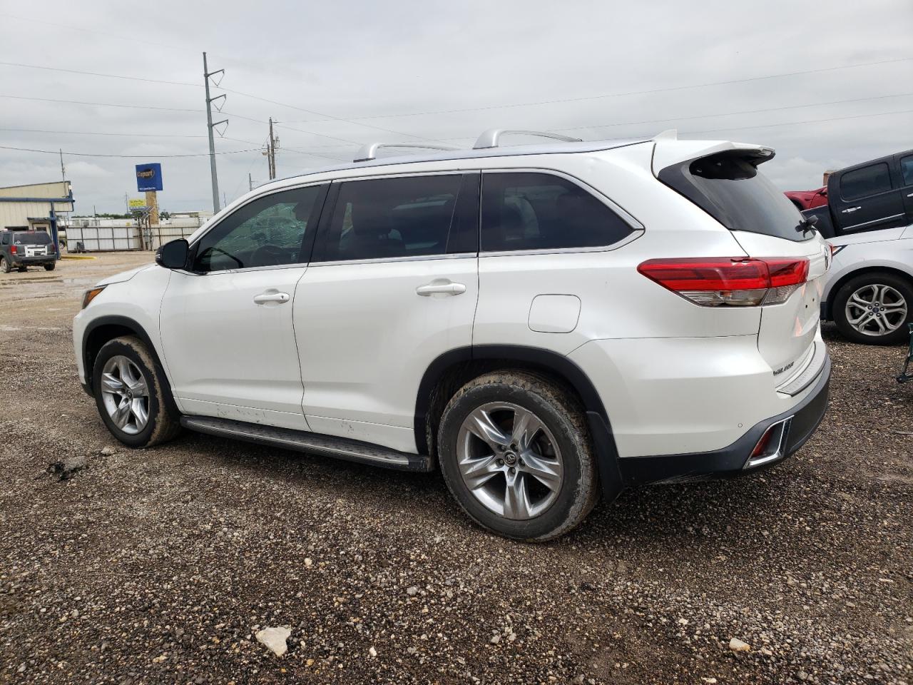 Photo 1 VIN: 5TDYZRFH4JS286945 - TOYOTA HIGHLANDER 