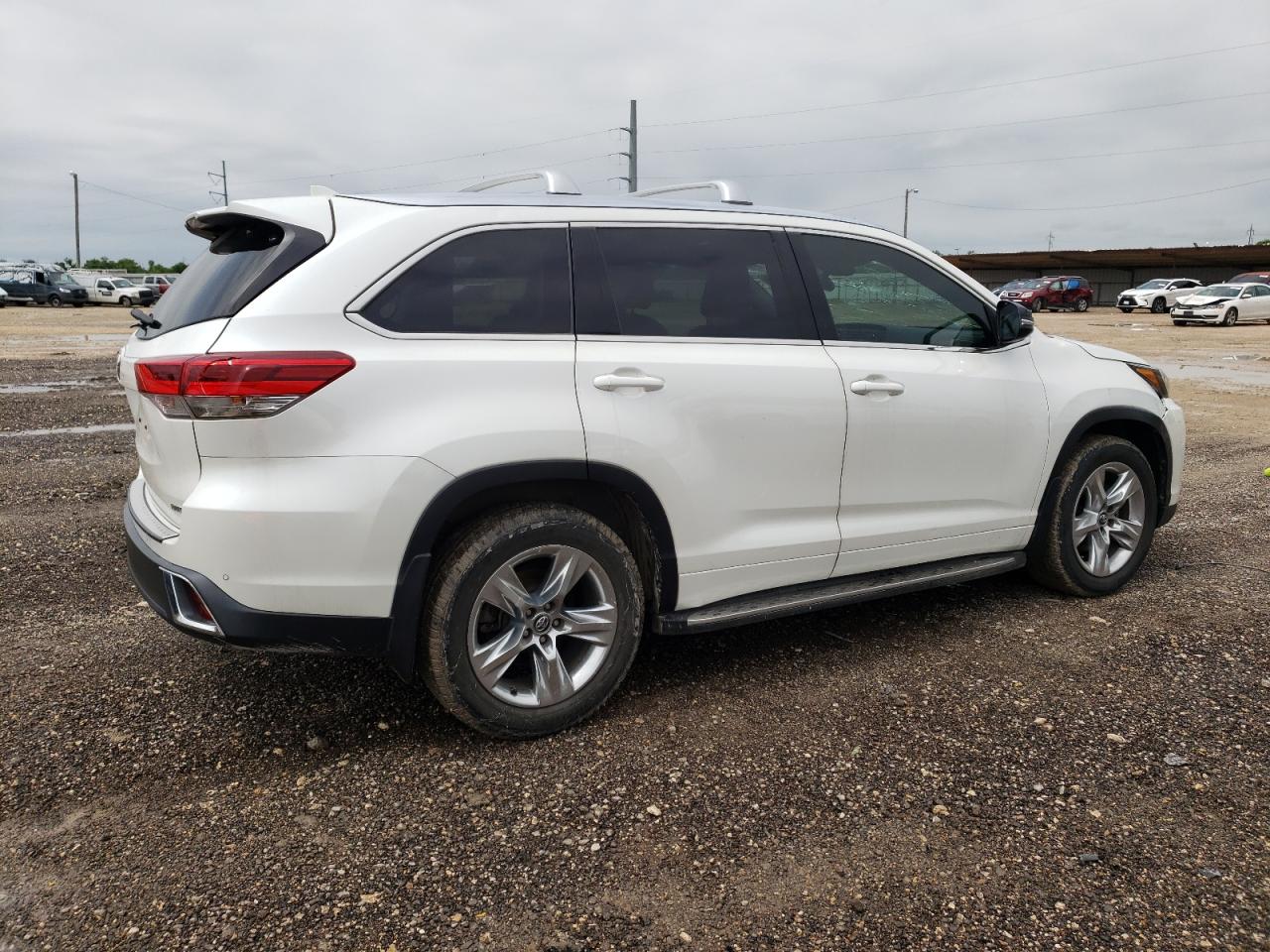 Photo 2 VIN: 5TDYZRFH4JS286945 - TOYOTA HIGHLANDER 