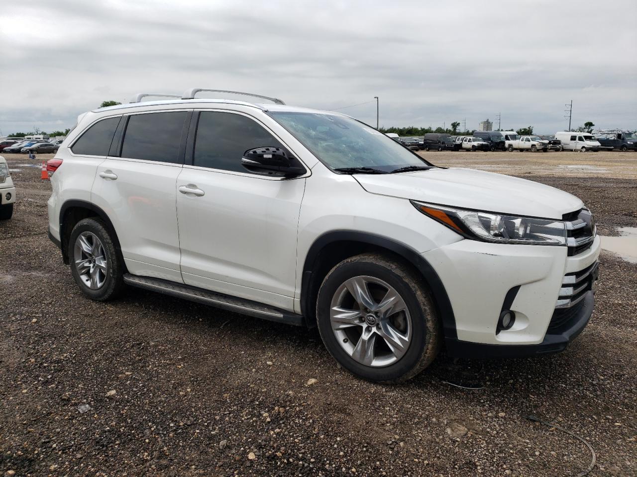 Photo 3 VIN: 5TDYZRFH4JS286945 - TOYOTA HIGHLANDER 