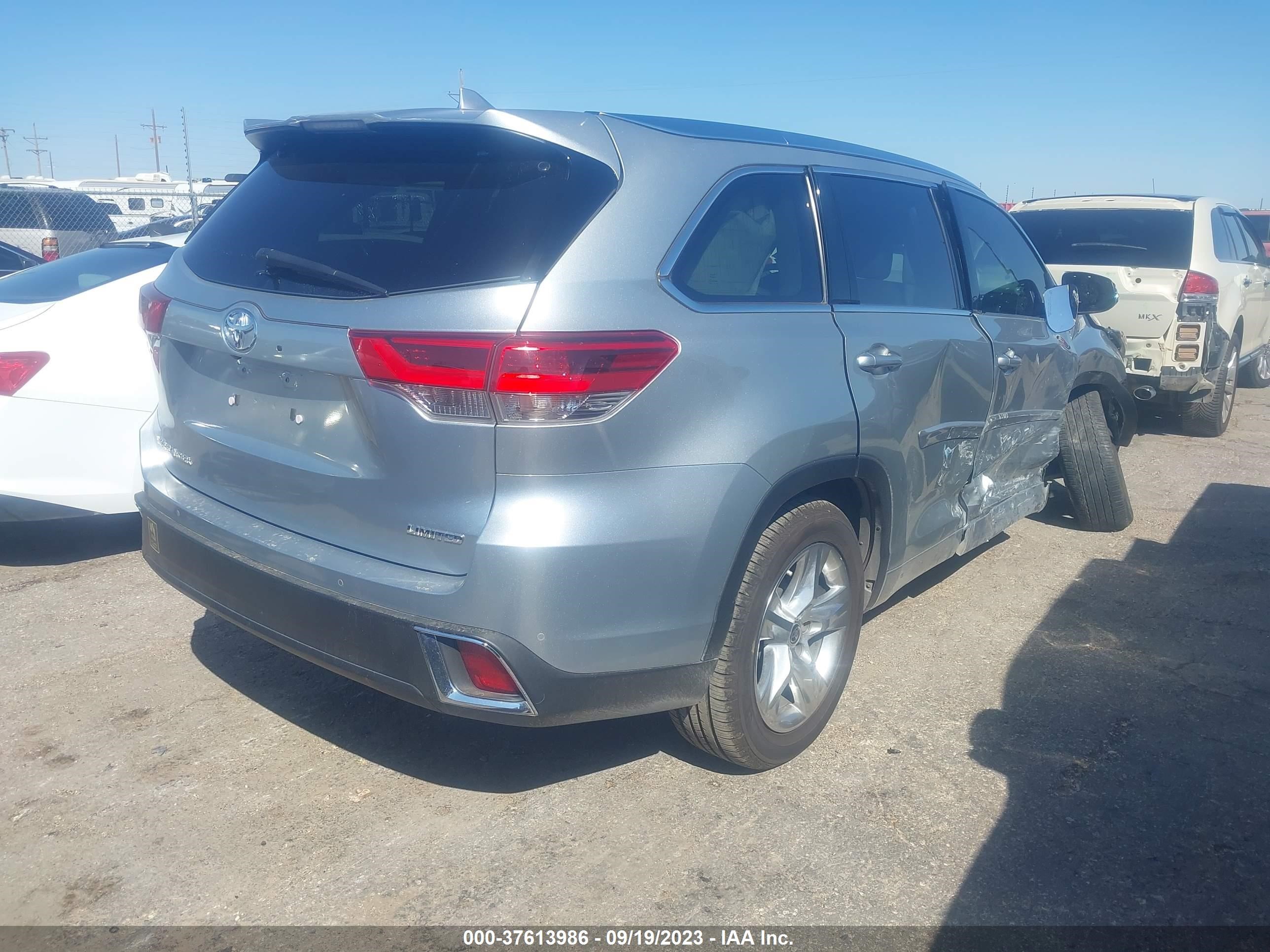 Photo 3 VIN: 5TDYZRFH4KS368241 - TOYOTA HIGHLANDER 