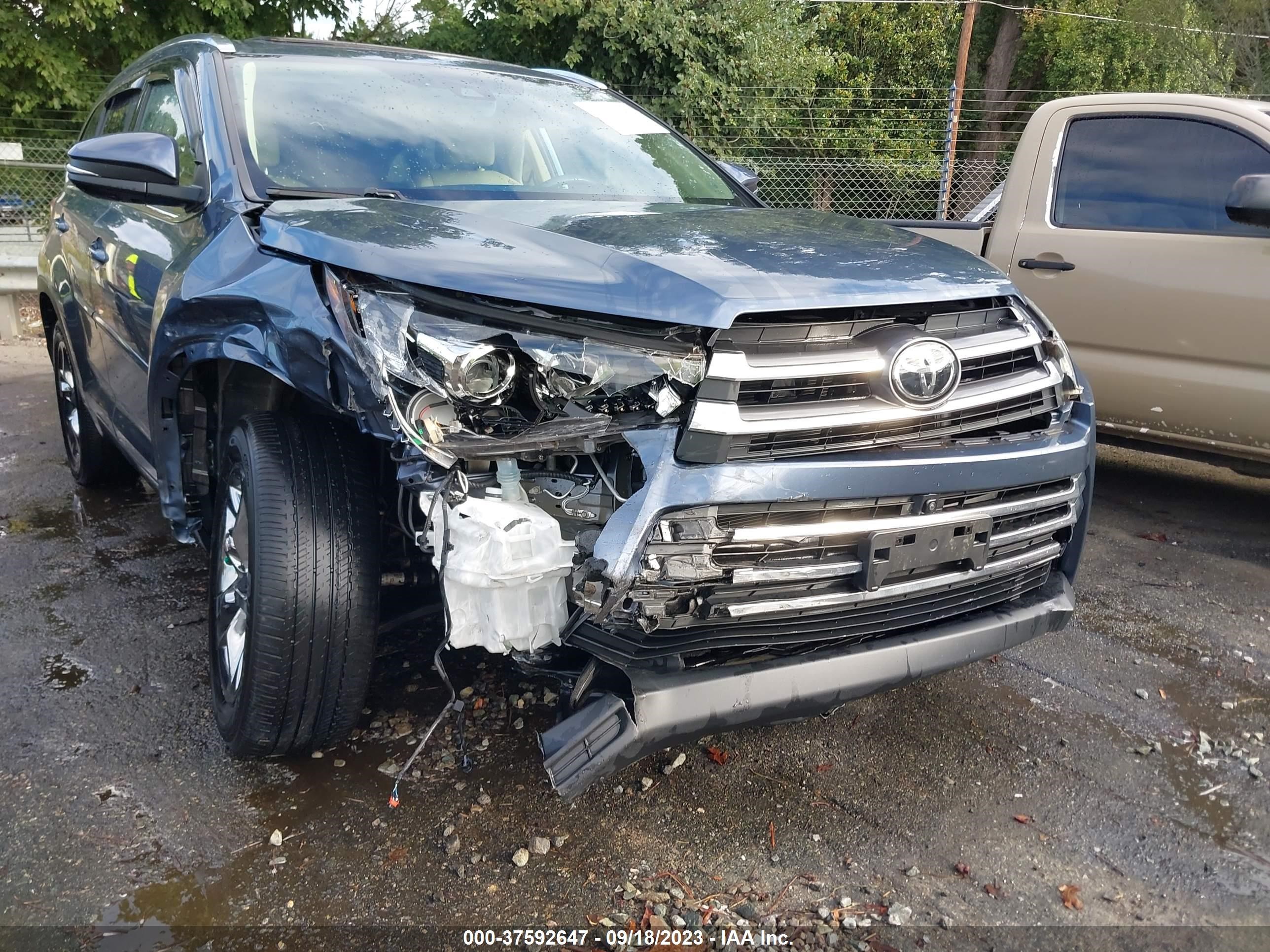 Photo 5 VIN: 5TDYZRFH6KS370265 - TOYOTA HIGHLANDER 