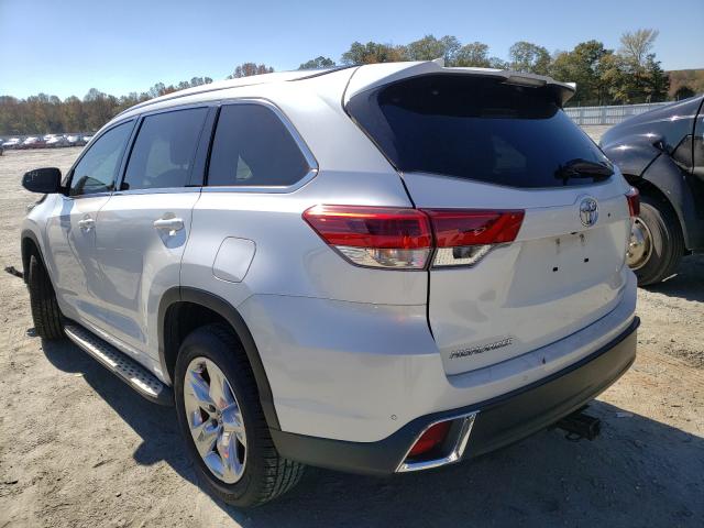 Photo 2 VIN: 5TDYZRFH7JS280038 - TOYOTA HIGHLANDER 