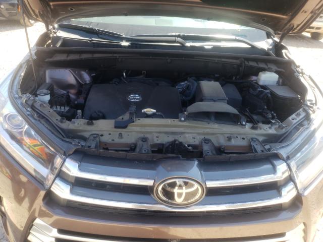 Photo 6 VIN: 5TDYZRFH8HS212390 - TOYOTA HIGHLANDER 