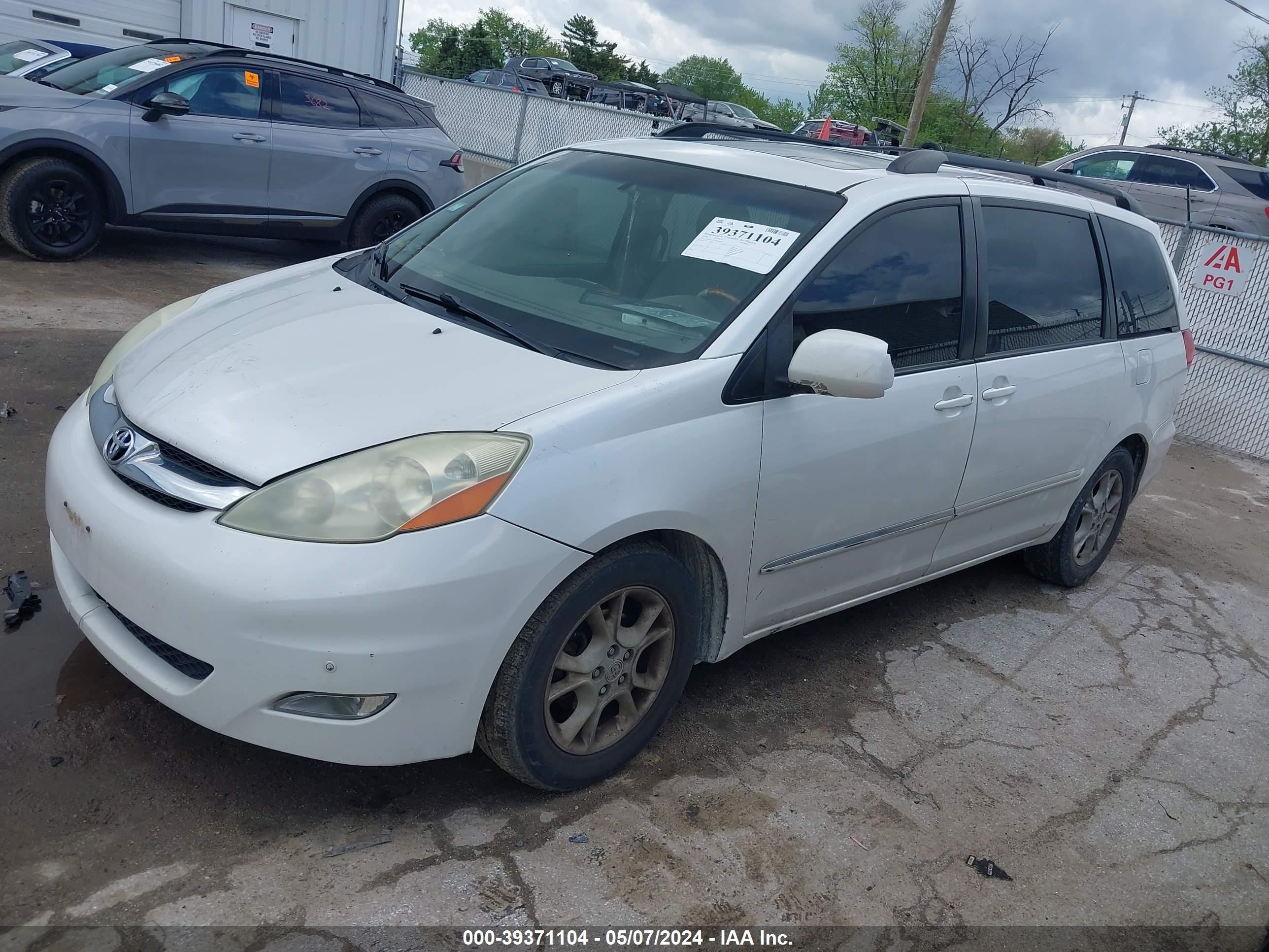 Photo 1 VIN: 5TDZA22C06S509664 - TOYOTA SIENNA 