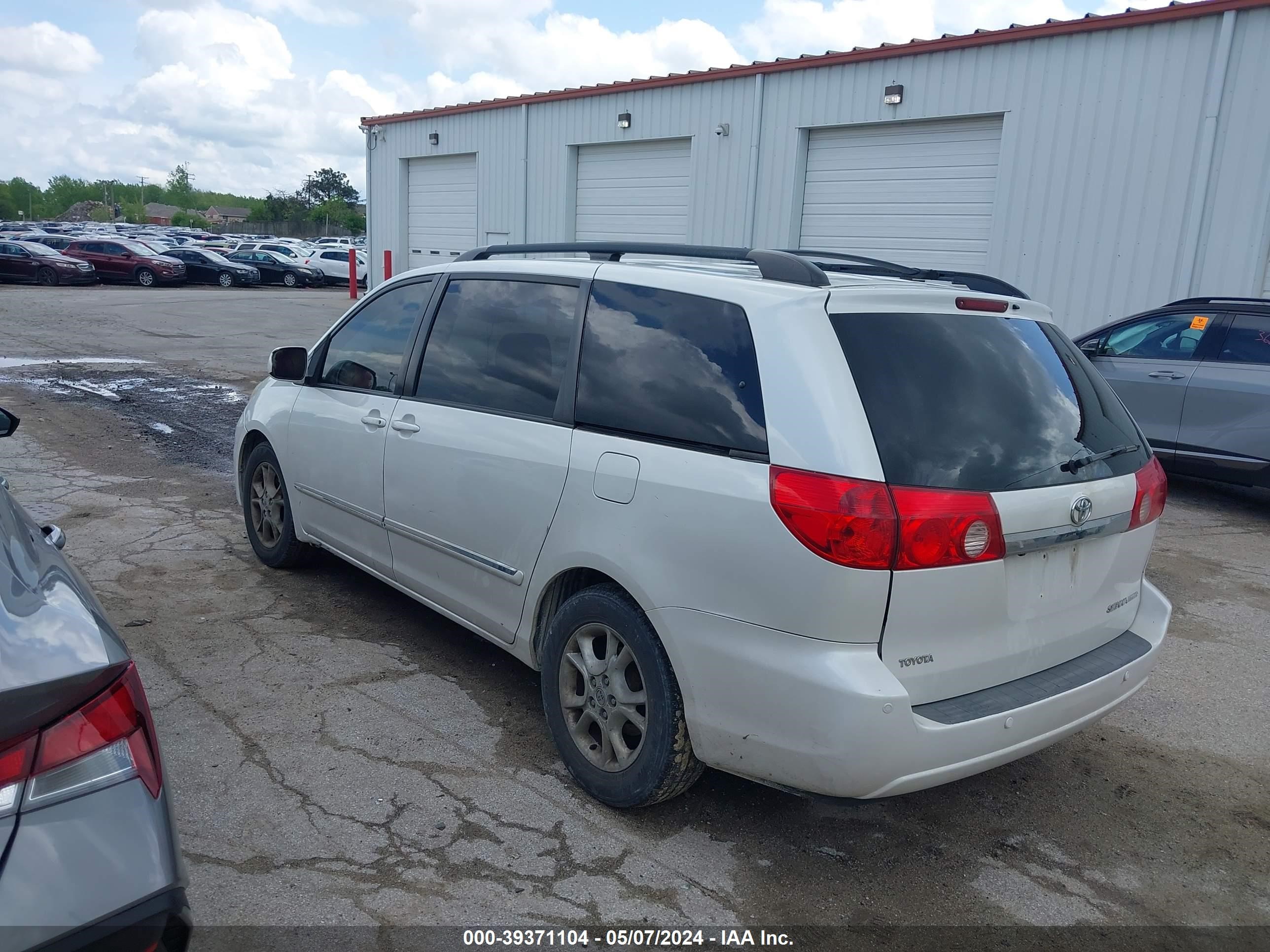 Photo 2 VIN: 5TDZA22C06S509664 - TOYOTA SIENNA 