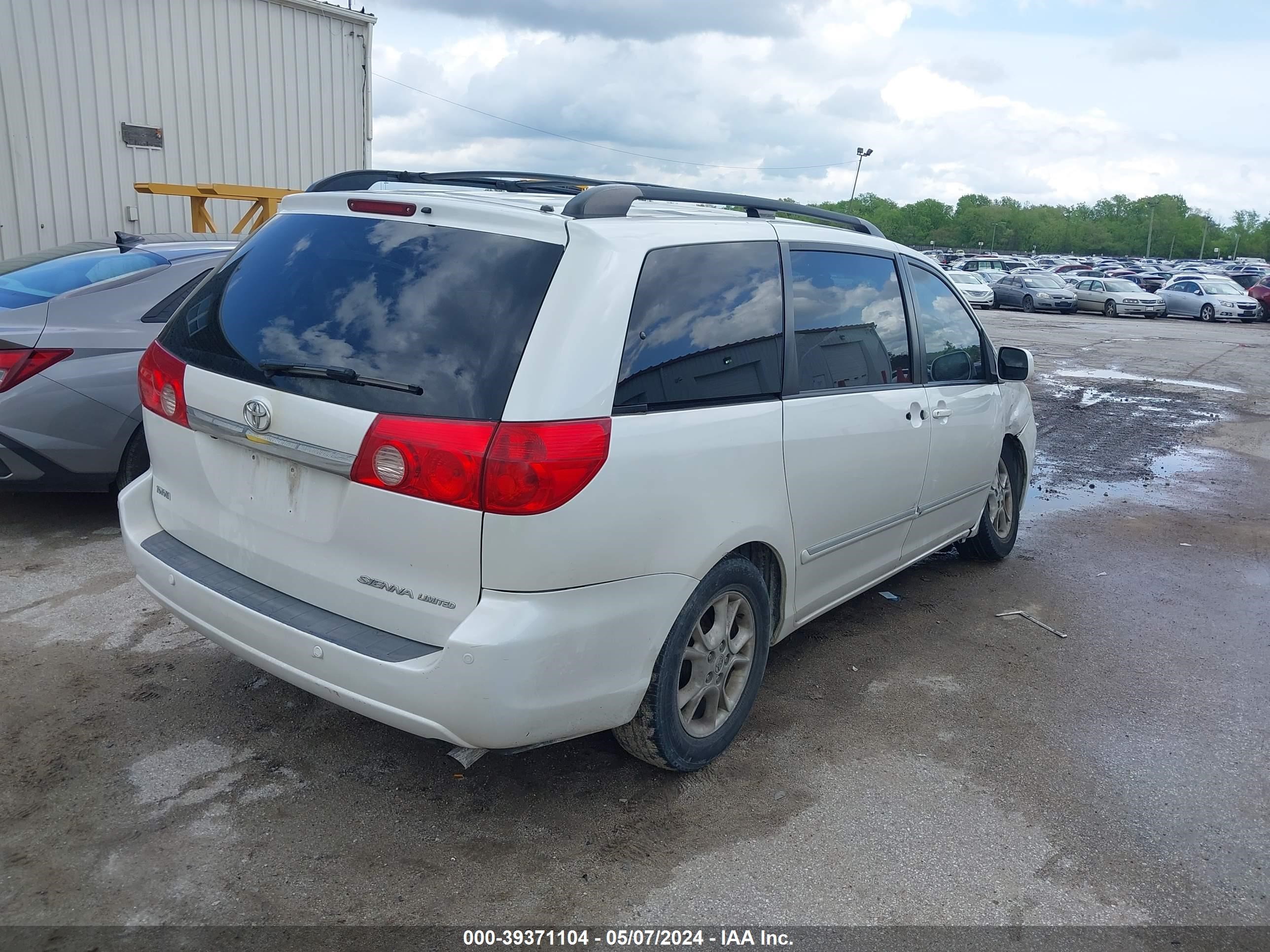 Photo 3 VIN: 5TDZA22C06S509664 - TOYOTA SIENNA 