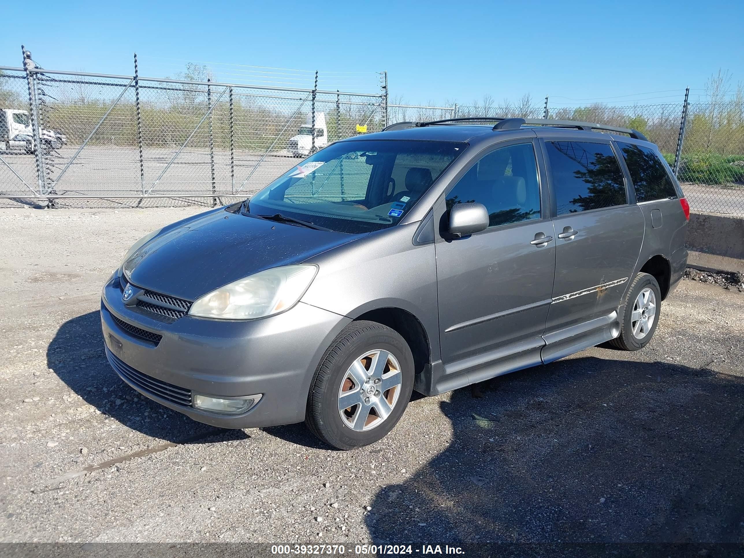 Photo 1 VIN: 5TDZA22C14S084260 - TOYOTA SIENNA 